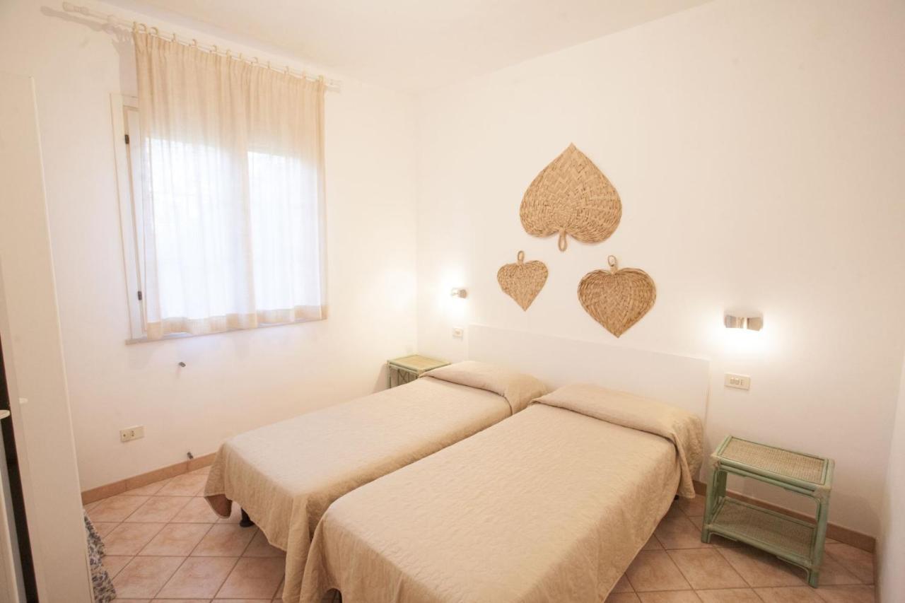 Appartamenti Villa Anna - Goelba カポリーヴェリ エクステリア 写真