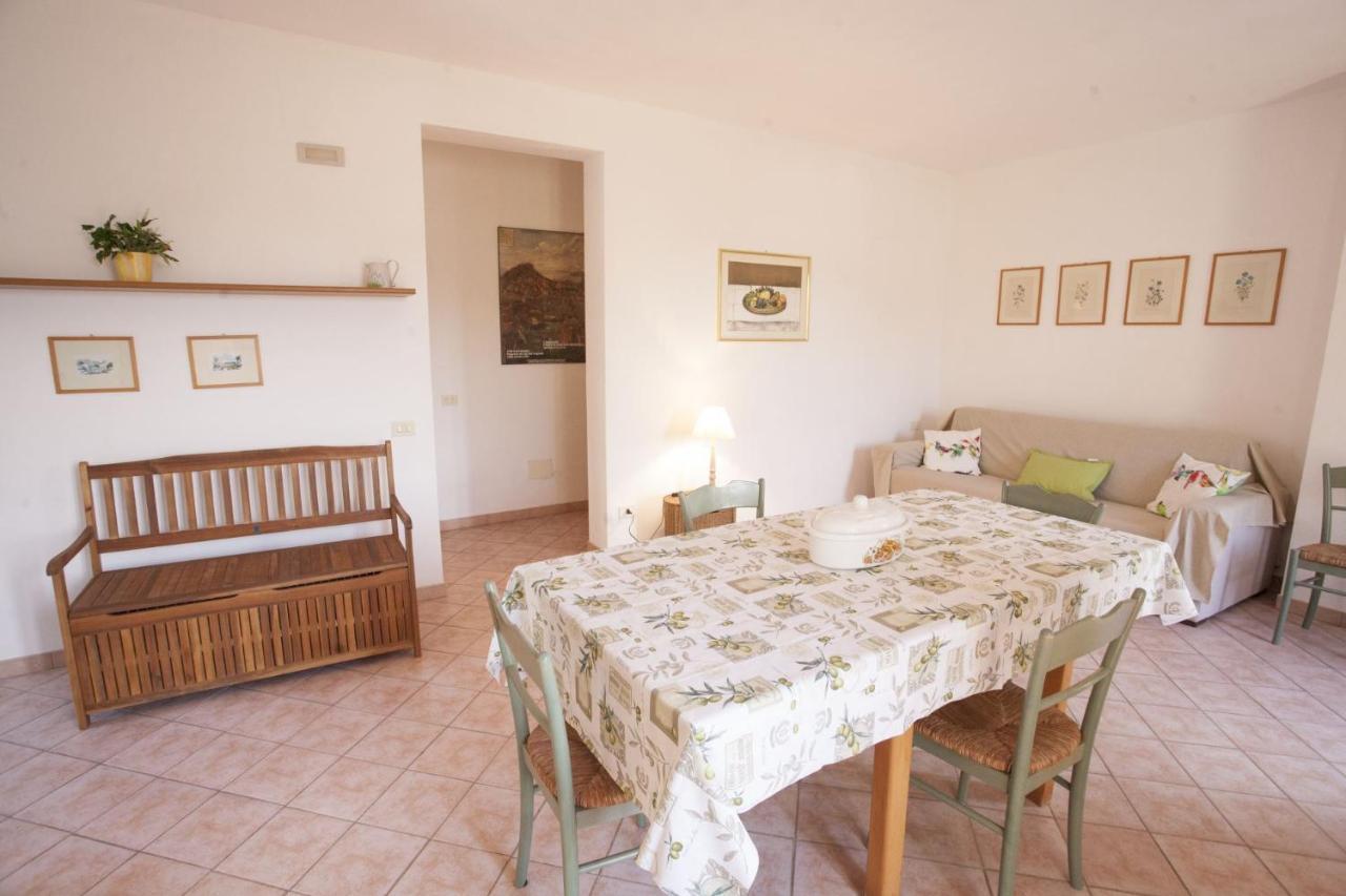 Appartamenti Villa Anna - Goelba カポリーヴェリ エクステリア 写真