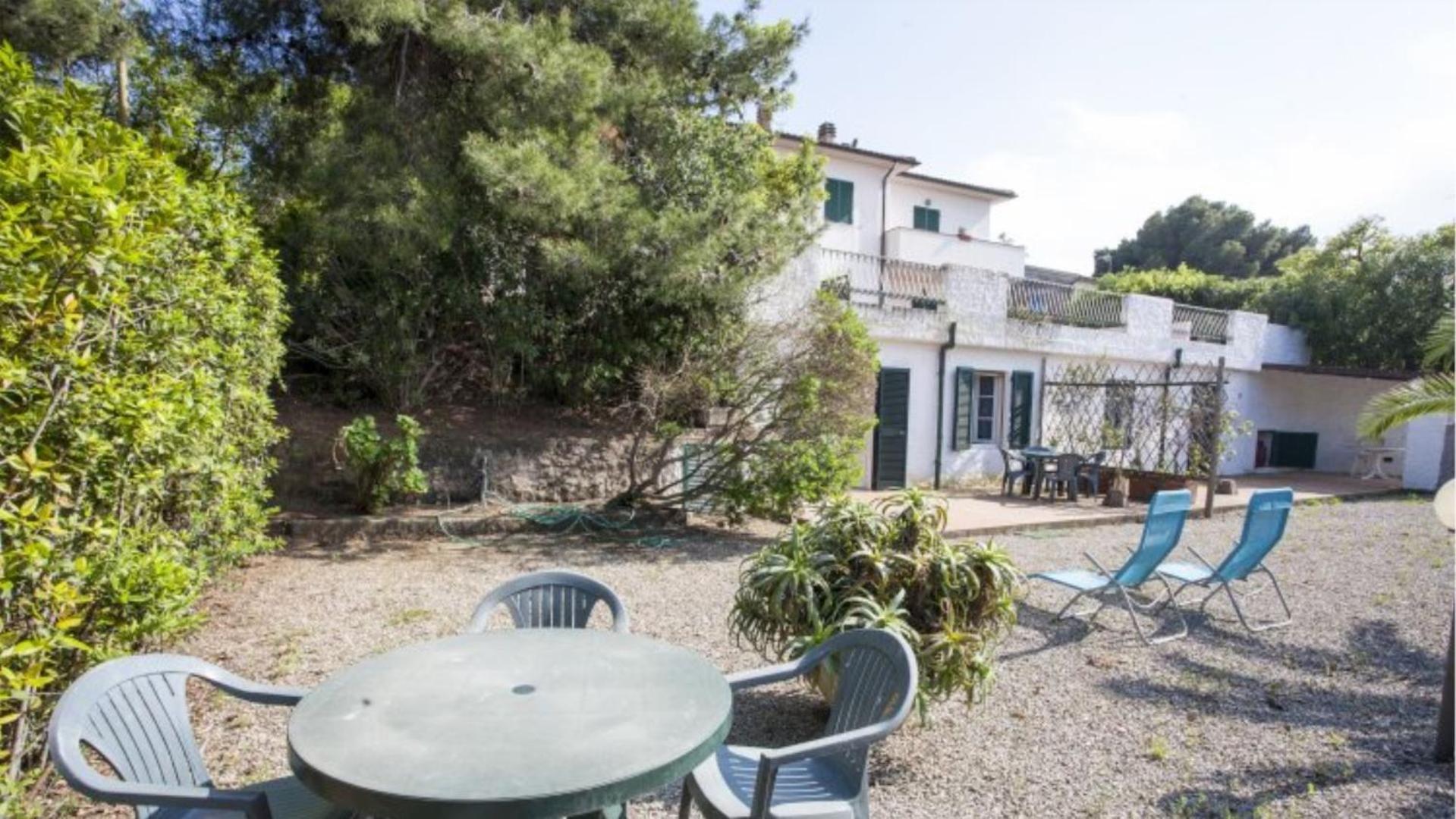 Appartamenti Villa Anna - Goelba カポリーヴェリ エクステリア 写真